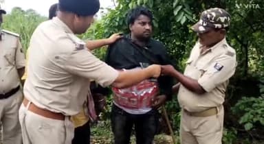 गोपालगंज: उत्पाद पुलिस ने एकडंगा से 2 शराब तस्करों को बाइक के साथ किया गिरफ्तार, पूछताछ के बाद भेजा जेल