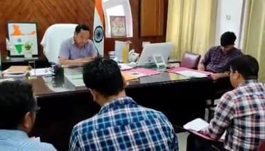 हरिद्वार: जिलाधिकारी की अध्यक्षता में कलेक्ट्रेट सभागार में समाज कल्याण, अल्पसंख्यक कल्याण, तथा प्रोबेशन विभाग की हुई बैठक