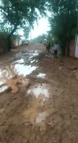 रघुराजनगर नगरी: Dr. Ambedkar school se lekar Purainiha Tak ki road ki durdasha kharab hai #word no.16 #today_viral #krapalpur#prince_mp