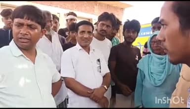 दातागंज: भंद्रा गांव में राशन डीलर की मनमानी से लोगों में आक्रोश, ग्रामीणों ने डीलर पर धांधली का आरोप लगाकर एसडीएम से की शिकायत