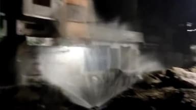 बीना: स्टेशन रोड निर्माणाधीन पुलिया में पाइप लाइन डैमेज होने से फूटा फव्वारा, कुछ वार्डों में पानी सप्लाई हो सकती है प्रभावित