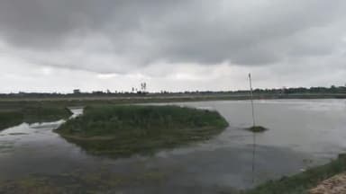 अमृतपुर: नगला हुषा मैं बने अमृत सरोवर से 11000 की लाइन हटाई गई जिलाधिकारी के निर्देश पर