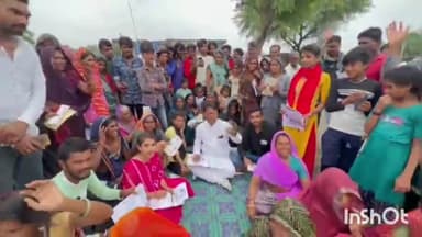 जावरा: ग्राम सरसोंदा में जिला पंचायत सदस्य डीपी धाकड़ ने नारी सम्मान योजना के फॉर्म भरवाए, महिलाओं को दी योजना की जानकारी