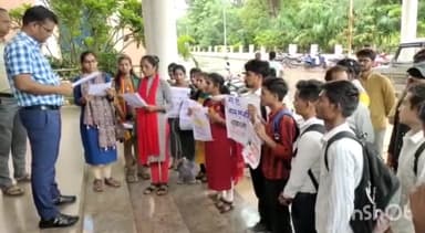 गुना नगर: PG कॉलेज में लंबे समय से बंद पड़े बॉयज और गर्ल्स हॉस्टल, छात्रों के संयुक्त मंच जागृति ने डिप्टी कलेक्टर को दिया ज्ञापन