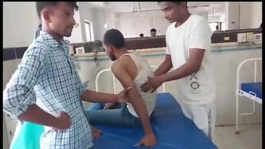 बेतिया: बेखबरा पुल के समीप 2 बाइकों की आमने-सामने की टक्कर में दोनों बाइक चालक गंभीर रूप से घायल, जीएमसीएच में भर्ती