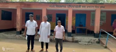 जलालगढ़: मध्य विद्यालय पीपरपांति तथा प्राथमिक विद्यालय नया बस्ती नहर टोला का निरीक्षण अंचलाधिकारी ने किया।