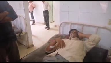 टीकमगढ़: पलेरा थाना क्षेत्र अंतर्गत बन्ने बुजुर्ग गांव मे 3 लोगो के साथ गांव के लिए लोगो ने की मारपीट जिला अस्पताल में उपचार जारी