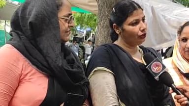 हिसार: लघु सचिवालय में अपनी विभिन्न मांगों को लेकर किसानों के द्वारा लगातार किया जा रहा धरना प्रदर्शन