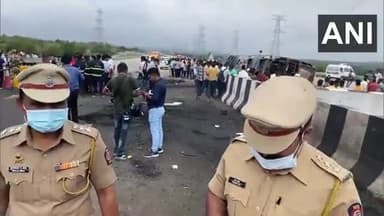 महाराष्ट्र में सड़क हादसा 26 लोगों की मौत कई लोग घायल
#maharashtranews9 #roadaccedent #pubilcapp #maharasthrasadakhadsa
