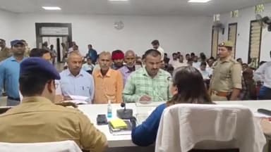 गोंडा: गोंडा सदर तहसील सभागार में डीएम व एसपी ने संपूर्ण समाधान दिवस पर सुनी लोगों की समस्याएं