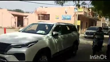 तीन दिवसीय दौरे पर गृह नगर डबरा पहुंचे प्रदेश के गृह मंत्री डॉ नरोत्तम मिश्रा, स्थानीय लोगों से की मुलाकात