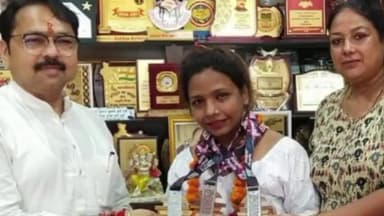 हरिद्वार: रानीपुर मोड़ पर समाजसेवी डॉ विशाल गर्ग ने वर्ल्ड पावर लिफ्टिंग चैंपियनशिप में प्रथम स्थान लाने वाली रेनू को किया सम्मानित