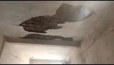 सिंगरौली: बैढ़न शॉपिंग प्लाजा की स्थिति हुई जर्जर, स्थानीय दुकानदारों ने नगर निगम से मरम्मतीकरण कराए जाने की अपील की