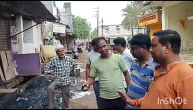 गुना नगर: शहर में जारी नाली और नालों की सफाई का नगर पालिका अध्यक्ष सहित नगरपालिका कर्मचारियों ने किया निरीक्षण