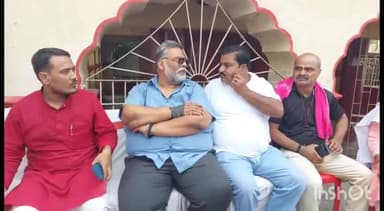 मुशहरी: बैकुंठपुरी मोहल्ले में जाप सुप्रीमो पप्पू यादव ने दुष्कर्म पीड़िता एवम उसके परिजनों से की मुलाकात