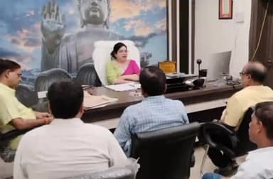 गया टाउन सीडी ब्लॉक: गया नगर निगम कार्यालय में नगर आयुक्त की अध्यक्षता में बरसात के मौसम में नाला- नालियों की सफाई व्यवस्था को लेकर हुई बैठक