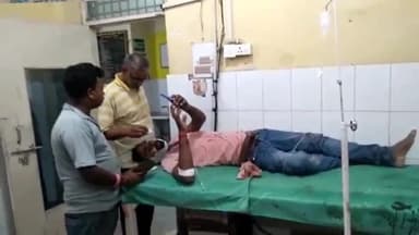 इकौना: नेशनल हाईवे 730 जगदीशपुर मोड़ के पास बाइक सवार व्यक्ति आवारा पशुओं से टकराकर हुआ घायल, जिला अस्पताल किया गया रेफर