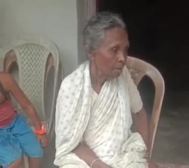 कस्बा: एक बूढ़ी महिला भटक कर पहुंची कसबा प्रखंड के बोचगांव पंचायत, बुजुर्ग महिला शीशाबाड़ी बता रही अपना घर