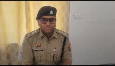 गाज़ियाबाद: मोदीनगर जीवन अस्पताल के सामने अचानक गाड़ी में लगी आग पर पाया गया क़ाबू, CFO ने दी जानकारी