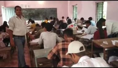 रायसेन: सागर मार्ग पर स्थित गर्ल्स स्कूल में हुई सुपर 100 योजना चयन प्रवेश परीक्षा, बड़ी संख्या में शामिल हुए विद्यार्थी