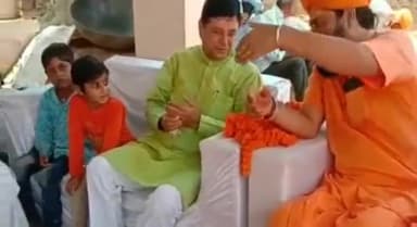 मलसीसर: शिव परिवार मूर्ति प्राण प्रतिष्ठा कार्यक्रम में शामिल हुए सांसद नरेंद्र कुमार, लाडसर गांव में कार्यक्रम का हुआ आयोजन