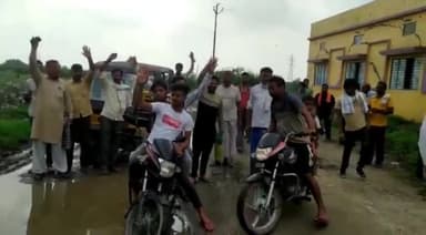 बदायूं: उरैना सैदपुर मार्ग बदहाली की दास्तां बयां कर रहा है