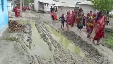 जोगापट्टी: चलने चायक बनाये वार्ड 42 के पटेल चौक के सड़क महापौर ने किया निरिक्षण दिया निर्देश