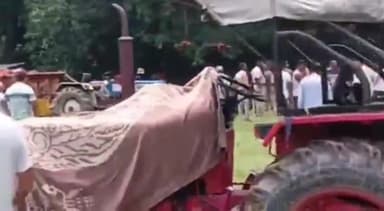 नगरोटा सूरियां: बरियाल में नगरोटा सूरियां पुलिस ने खदेड़े प्रवासी गुज्जर व मवेशी, प्रतिबंधित क्षेत्र में डाल रखा था डेरा