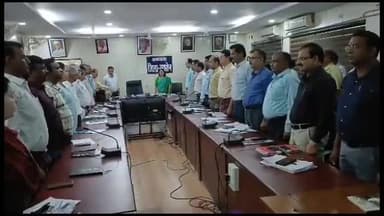 रायसेन: रायसेन कलेक्ट्रेट कार्यालय में हुआ “राष्ट्र-गीत“ एवं “राष्ट्र-गान“ का सामूहिक गायन