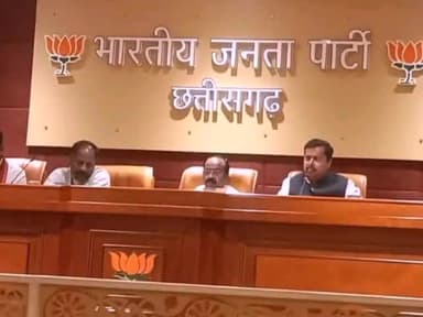 बेमेतरा: रायपुर में PM नरेंद्र मोदी के प्रवास को लेकर बैठक में शामिल हुए बेमेतरा के भाजपा नेता होरीलाल सिन्हा