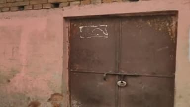 बाघमारा/कतरास: कैलूडीह हिंसक झड़प मामले में पुलिस ने नामजद अभियुक्त की गिरफ्तारी हेतु घर में की छापेमारी,ताला लगाकर अभियुक्त फरार