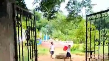 ଚମ୍ପୁଆ: ଡେରିରେ ଶିକ୍ଷୟିତ୍ରୀ ଆସିବାରୁ ପତଳା ପ୍ରାଥମିକ ବିଦ୍ୟାଳୟ ରେ ଚାବି ପକାଇଲେ ଅଭିଭାବକ