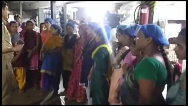 गाज़ियाबाद: जिले के विभिन्न इलाकों स्थित झुग्गी झोपड़ियों में दमकल विभाग द्वारा आग से सुरक्षा को लेकर किया गया मॉक ड्रिल