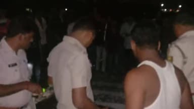 ठाकुरगंज: ठाकुरगंज के पतेसरी रेलवे फाटक के समीप ट्रेन से कटकर हुई महिला की मौत, महिला की हुई शिनाख्त