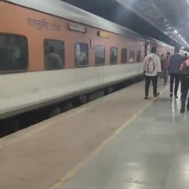 चित्तौड़गढ़: चित्तौडगढ से सीधे अहमदाबाद नई ट्रेन मंगलवार से 
भाजपा प्रदेशाध्यक्ष सांसद जोशी करेंगे रवाना।