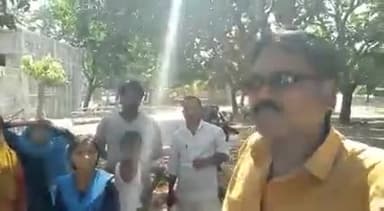 जो गरीब शोषित वंचित का हक मारकर खाता हो आज वह लोकतंत्र के चौथे हिस्से का पत्रकार बने हुए हैं 
#अफसोस है ऐसे लोगो पर 🥲