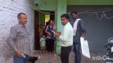 डबरा में वोटर सूची लेकर घर-घर पहुंचे तहसीलदार, वोट बढ़ाने और घटाने की ली जानकारी