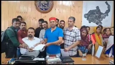 शिमला शहरी: रेहड़ी फड़ी तहबाजारी यूनियन ने नगर निगम आयुक्त को सौंपा ज्ञापन, स्ट्रीट वेंडर एक्ट-2014 को लागू करने की मांग