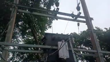 चेरिया बरियारपुर: सकरबासा पंचायत में करंट लगने से झुलसा एक युवक, अस्पताल में हुआ उपचार