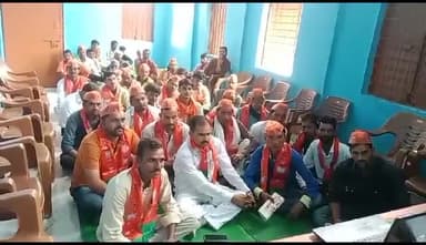 मेरा बूथ सबसे  मजबूत

कार्यक्रम के तहत ग्राम खजरा हरचंद में कार्यक्रम हुआ।
#राजपाल_सिंह_राजपूत