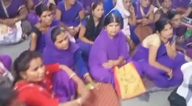 साईं खेड़ा: नगर साई खेड़ा मैं आशा महिला कार्यकर्ताओं ने जानकारी दी एक महीना फरवरी का वेतन नहीं मिला जिला कलेक्टर सहयोग करें,