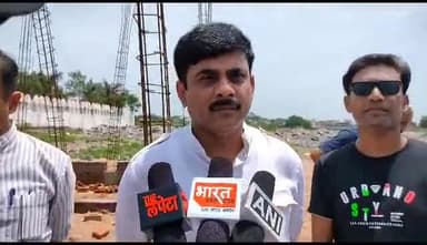 टीकमगढ़: विद्युत सब स्टेशन निर्माण का कार्य नगर पालिका अध्यक्ष द्वारा रोका जाना गलत है: विधायक राकेश गिरी गोस्वामी