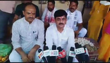 जब सब्जी बेचने लगे विधायक,गरीबों के साथ अन्याय नहीं होने देंगे:विधायक राकेश गिरी