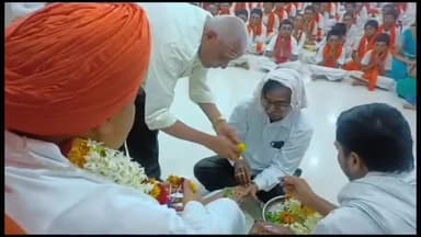 ಶಿರಹಟ್ಟಿ: ಬೆಳಕಿನೆಡೆಗೆ ದಾರಿ ತೋರಿಸುವವನೇ ನಿಜವಾದ ಗುರು: ಪಟ್ಟಣದಲ್ಲಿ ದಿಂಗಾಲೇಶ್ವರ ಶ್ರೀಗಳು