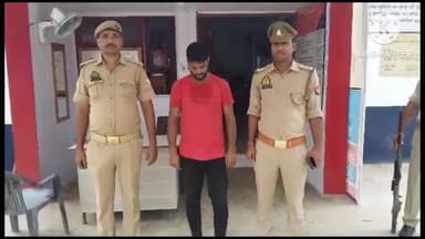 आज़मगढ़: शहीदनगर मोड़ के पास से पुलिस ने गैंगस्टर के ₹25 हजार के इनामी अभियुक्त को तमंचा व कारतूस के साथ किया गिरफ्तार