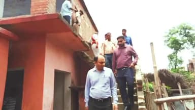 चेरिया बरियारपुर: चेरिया बरियारपुर के उच्च माध्यमिक विद्यालय प्रखंड कॉलोनी का औचक निरीक्षण करने DM रौशन कुशवाहा पहुंचे