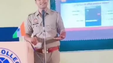 प्रयागराज: करेली स्थित कॉलेज में साइबर क्राइम टीम द्वारा साइबर अपराधों पर रोकथाम तथा अपराध से बचाव की दी गई विस्तृत जानकारी