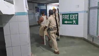 सुपौल: सदर सुपौल पुलिस ने हरदी से एक शराबी को किया गिरफ्तार, मेडिकल के लिए लाया गया सदर अस्पताल सुपौल