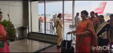 जगदलपुर: बीजेपी राष्ट्रीय महिला मोर्चा सदस्य उषा बाजपेयी का एयरपोर्ट पर हुआ भव्य स्वागत