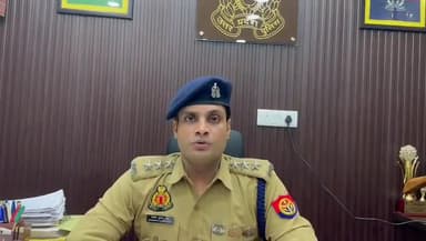 गाज़ियाबाद: थाना इंदिरापुरम स्थित नीति खंड मैं महिला बाजार सब्जी लेने गई हुई महिलाकोनकली नोटों की गड्डी देकर आभूषण ले गएACP ने बताया